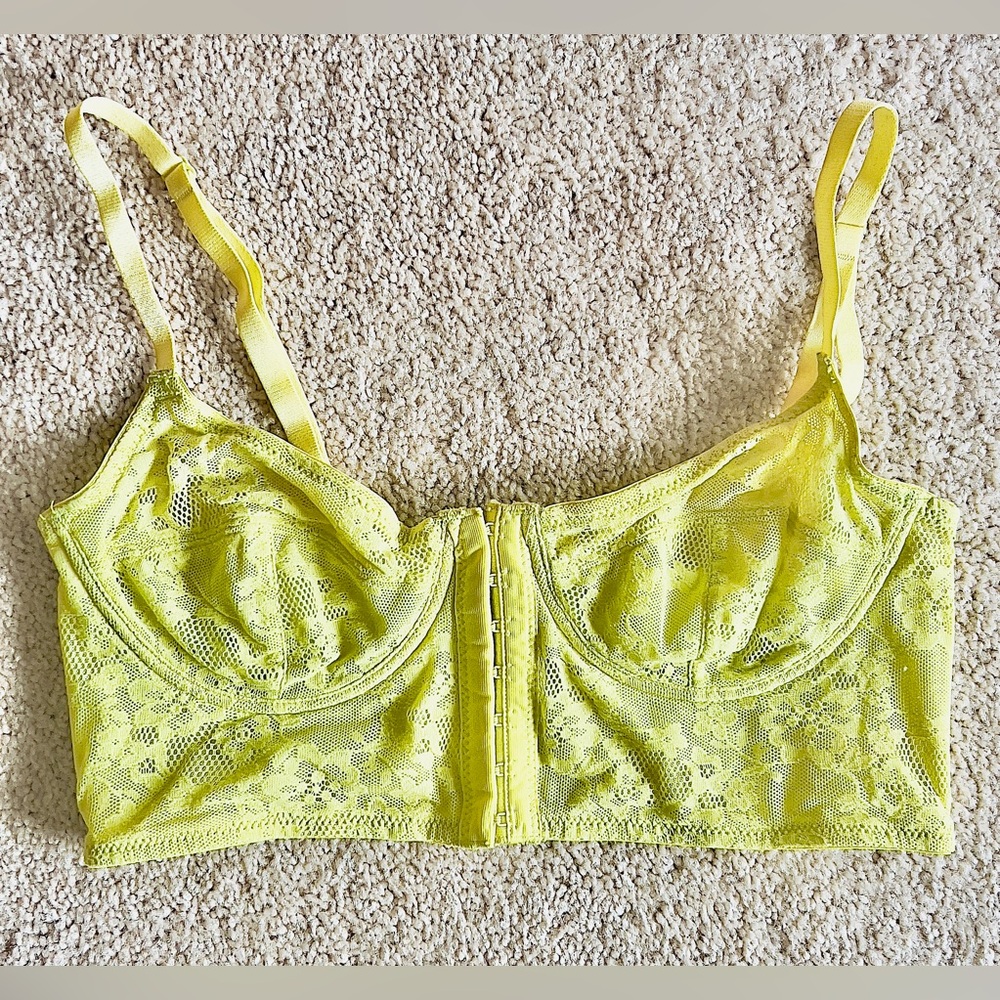 Free People Intimates- Yellow/Green Lacey Bralette (Size Small) **NEW!!🎁**